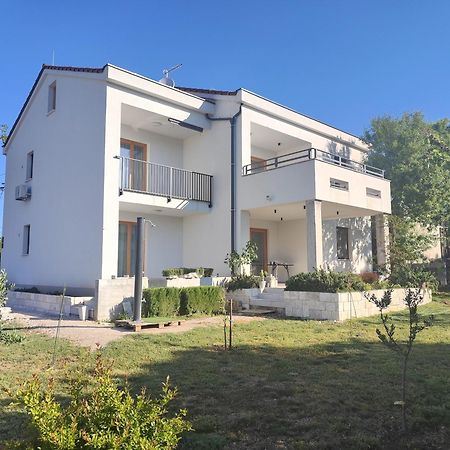 Apartments Grape Пировац Экстерьер фото