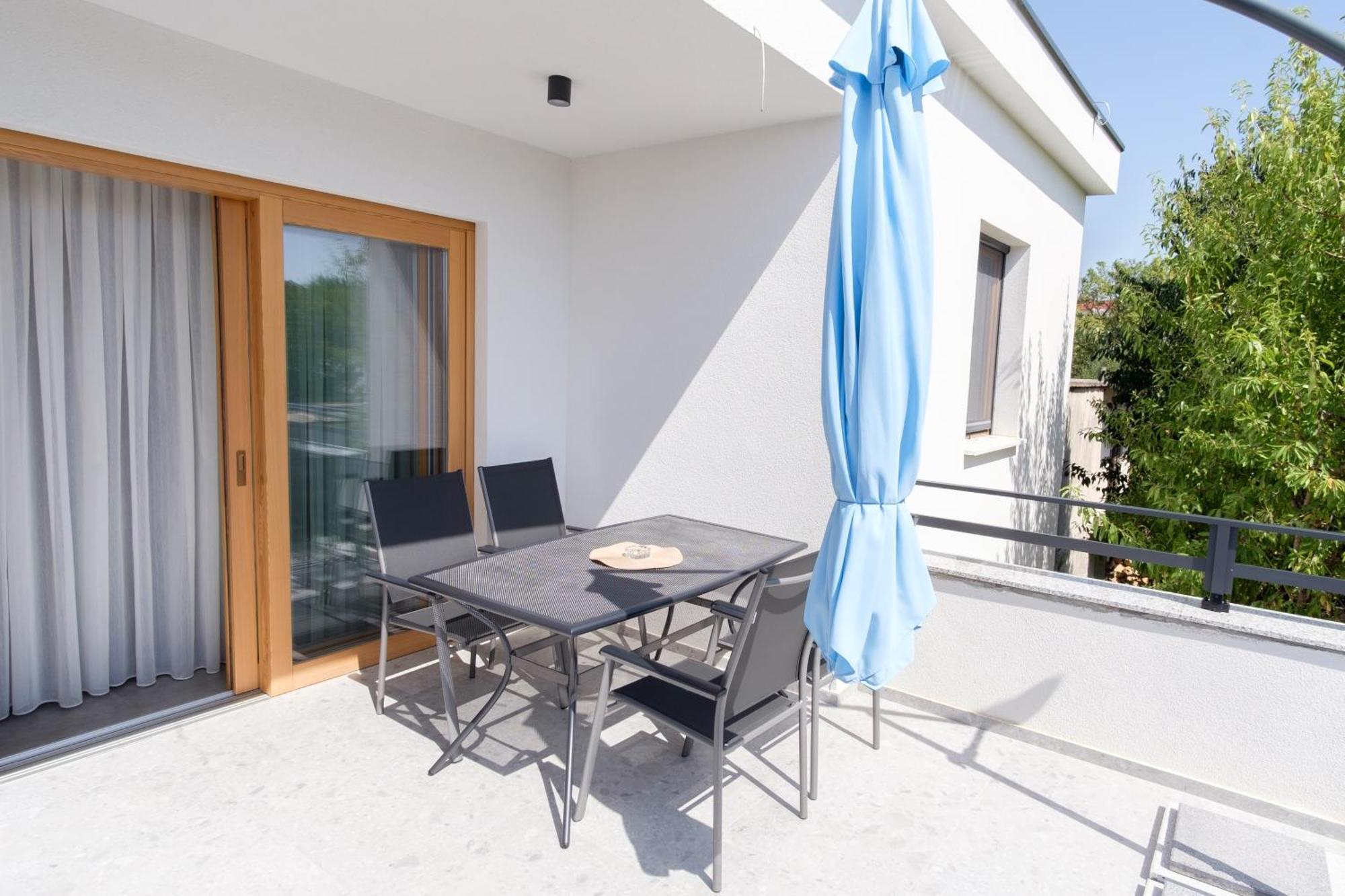 Apartments Grape Пировац Экстерьер фото